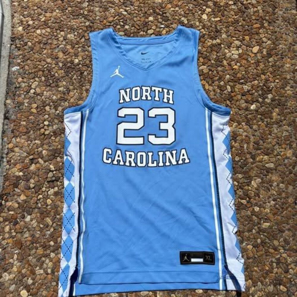 Nike kids Jordan North Carolina Michael Jordan #23 Jersey Size XL
